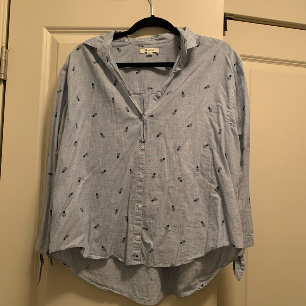 Pineapple 🍍 button up!!